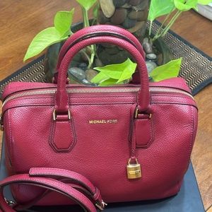 Michael Kors Boston style bag
